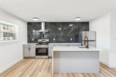 Main picture of 1314 S Quincy Ave