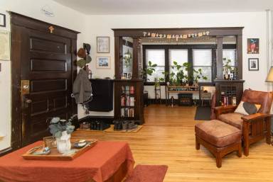 Main picture of 419 W Franklin Ave
