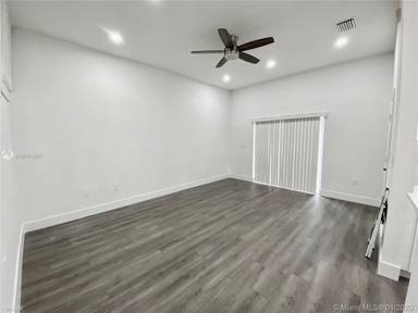 Main picture of 2357 SE 16th Pl