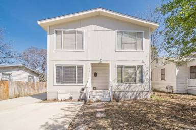 Main picture of 2323 Arbor Pl