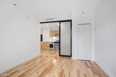 Main picture of 61 W 104th St