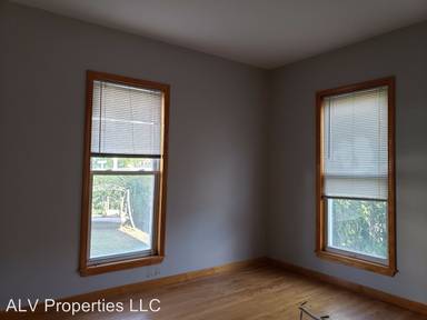Main picture of 61 Walnut St