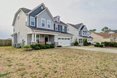 Main picture of 121 Hampton Dr