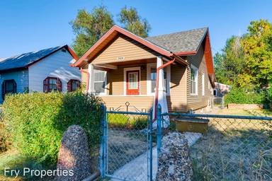 Main picture of 2810 S Delaware St