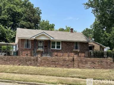 Main picture of 454 E Norwood Ave