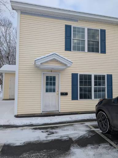 Main picture of 614 Main St