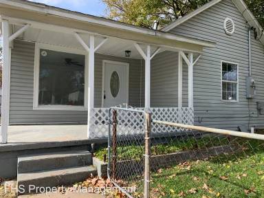 Main picture of 1323 N West Ave