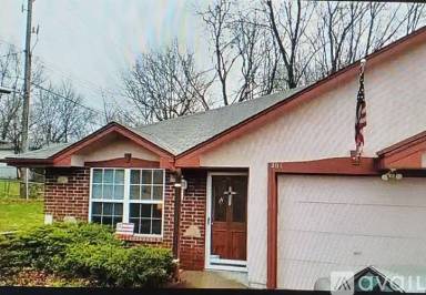 Main picture of 403 SW Joy Ct