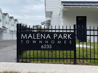 Main picture of 6235 S Manhattan Ave
