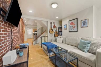 Main picture of 1807 E Lombard St
