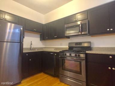 Main picture of 2422 W Fargo Ave