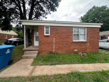 Main picture of 521 E Harmon Dr