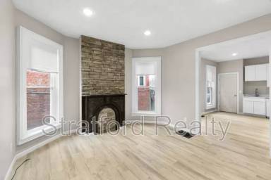 Main picture of 1111 E Genesee St
