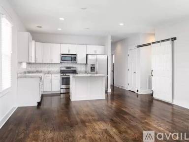 Main picture of 711 Chesterfield Way