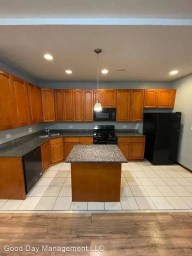 Main picture of 5333 S Calumet Ave