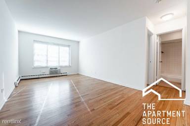 Main picture of 540 W Roscoe St