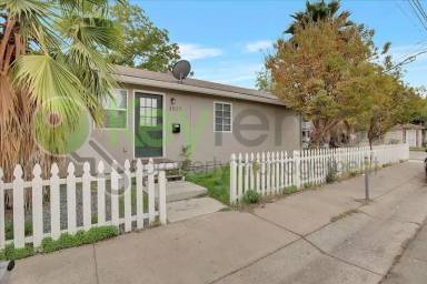 Main picture of 3033 San Diego Way