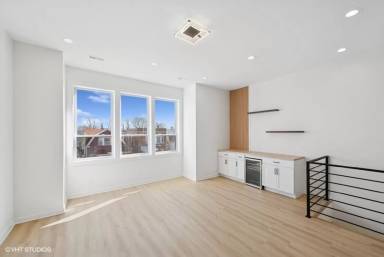 Main picture of 1058 N Central Park Ave