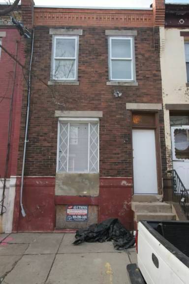 Main picture of 2136 Sigel St