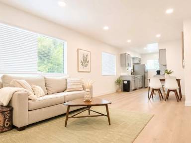 Main picture of 3423 Caroline Ave