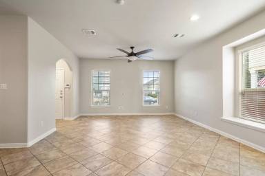 Main picture of 102 Preston Trl