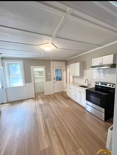 Main picture of 23 Hooker St