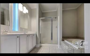 Main picture of 435 Windsor Gate Dr