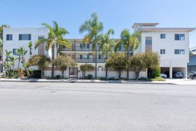 Main picture of 3810 Wade St