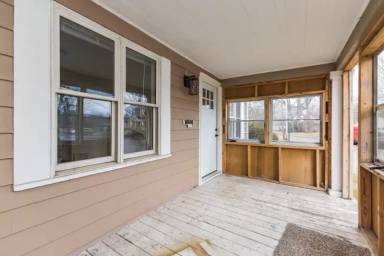 Main picture of 4545 Calumet Ave
