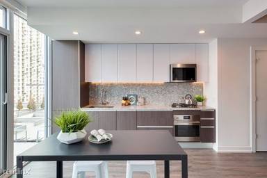 Main picture of 225 W Division St