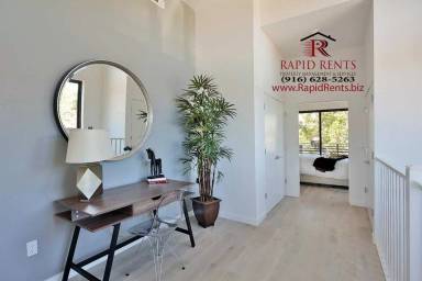 Main picture of 2541 34th St