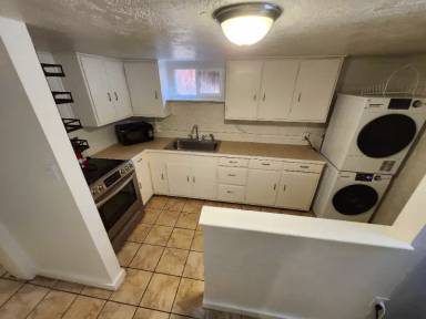 Main picture of 1631 Main St