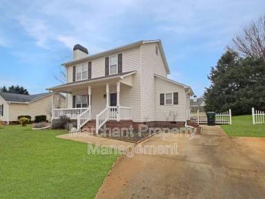 Main picture of 424 Laurel Tree Ln