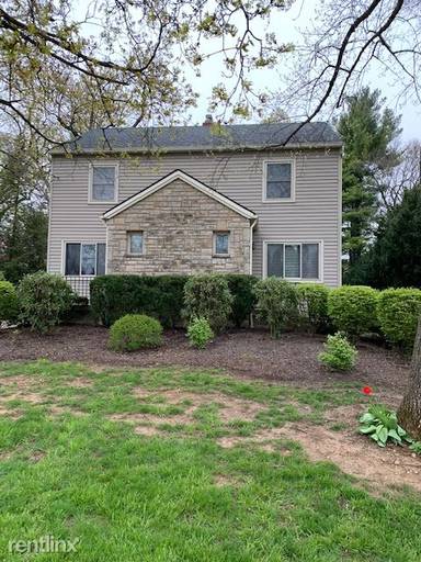 Main picture of 2838 Clifton Rd