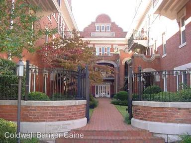 Main picture of 400 E Washington St