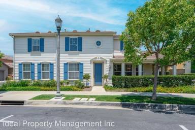 Main picture of 813 E Ruby Lace Way
