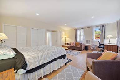 Main picture of 12021 Bayswater Rd