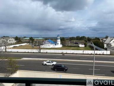 Main picture of 422 Ocean Blvd N