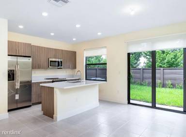 Main picture of 15822 NW 91st Ave