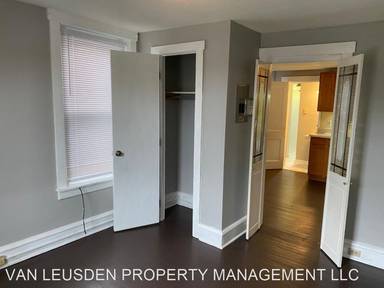 Main picture of 14 W Lancaster Ave