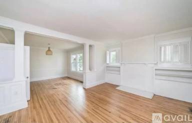Main picture of 2300 Memorial Ave