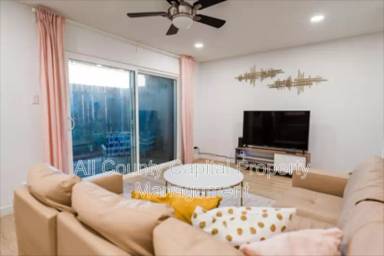 Main picture of 2600 Penny Ln