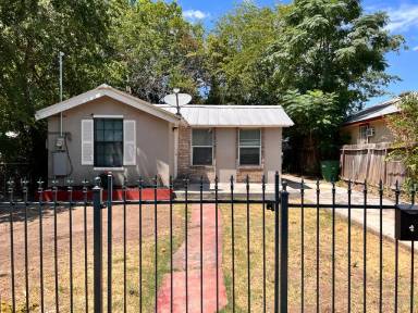 Main picture of 319 Huerta St