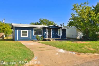 Main picture of 1265 S Crockett Dr
