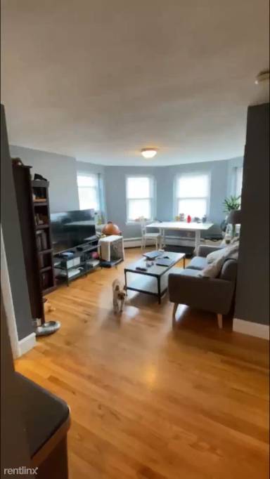 Main picture of 130 Saint Marys St