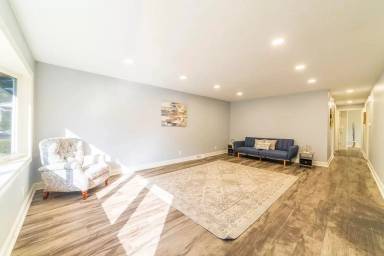 Main picture of 8040 Hemlock Ave