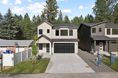 Main picture of 1215 S Radio Ln