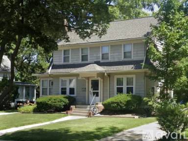 Main picture of 1030-1032 Michigan Ave