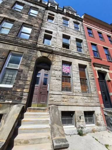 Main picture of 12 E Biddle St