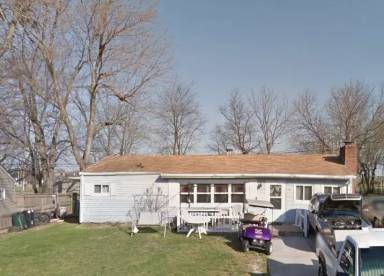 Main picture of 10 Wayne Dr